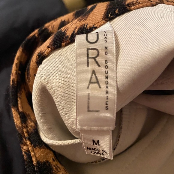 Gently Used Mural Skirt - Picture 4 of 4